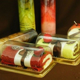 CAKE-SHAPED TOWEL (2 pcs.)