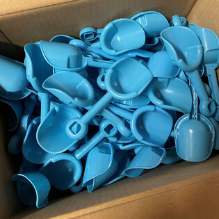 **MEGA CHEAP** SMALL BEACH/SANDPITCHER SHOVELS (200pcs.)